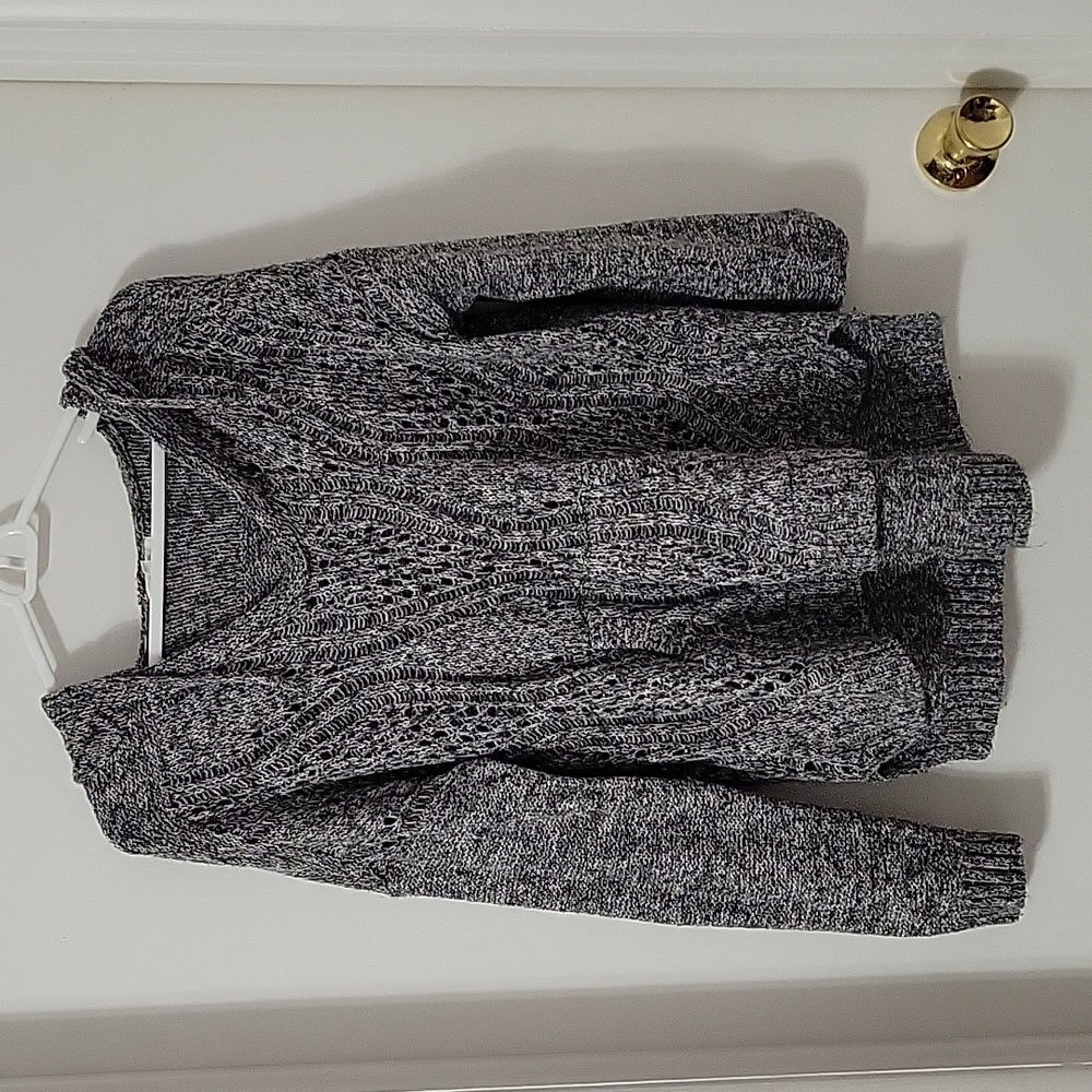 Maurices hooded sweater size Med